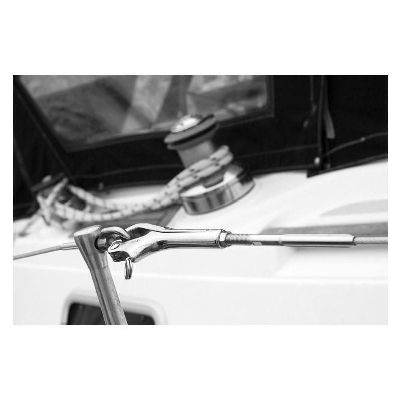 Pelican Hook Right Hand Female Metric Thread