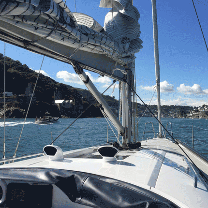 Yachting: Expectations vs. Reality